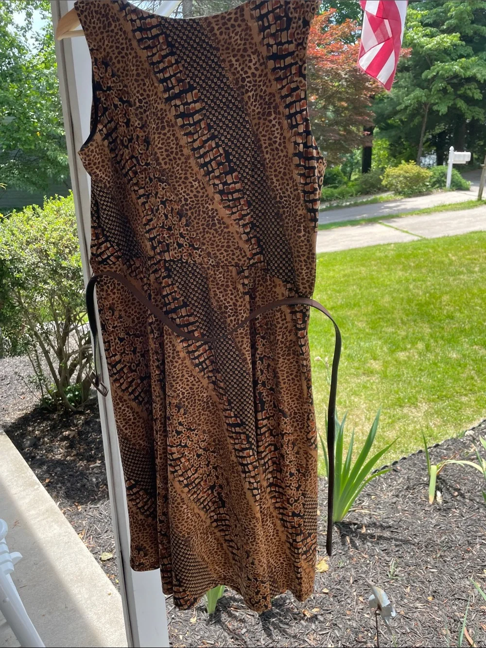 Flattering Chelsea Suite Brown Leopard-Print Midi Dress with Waist Tie belt - Picture 8 of 12
